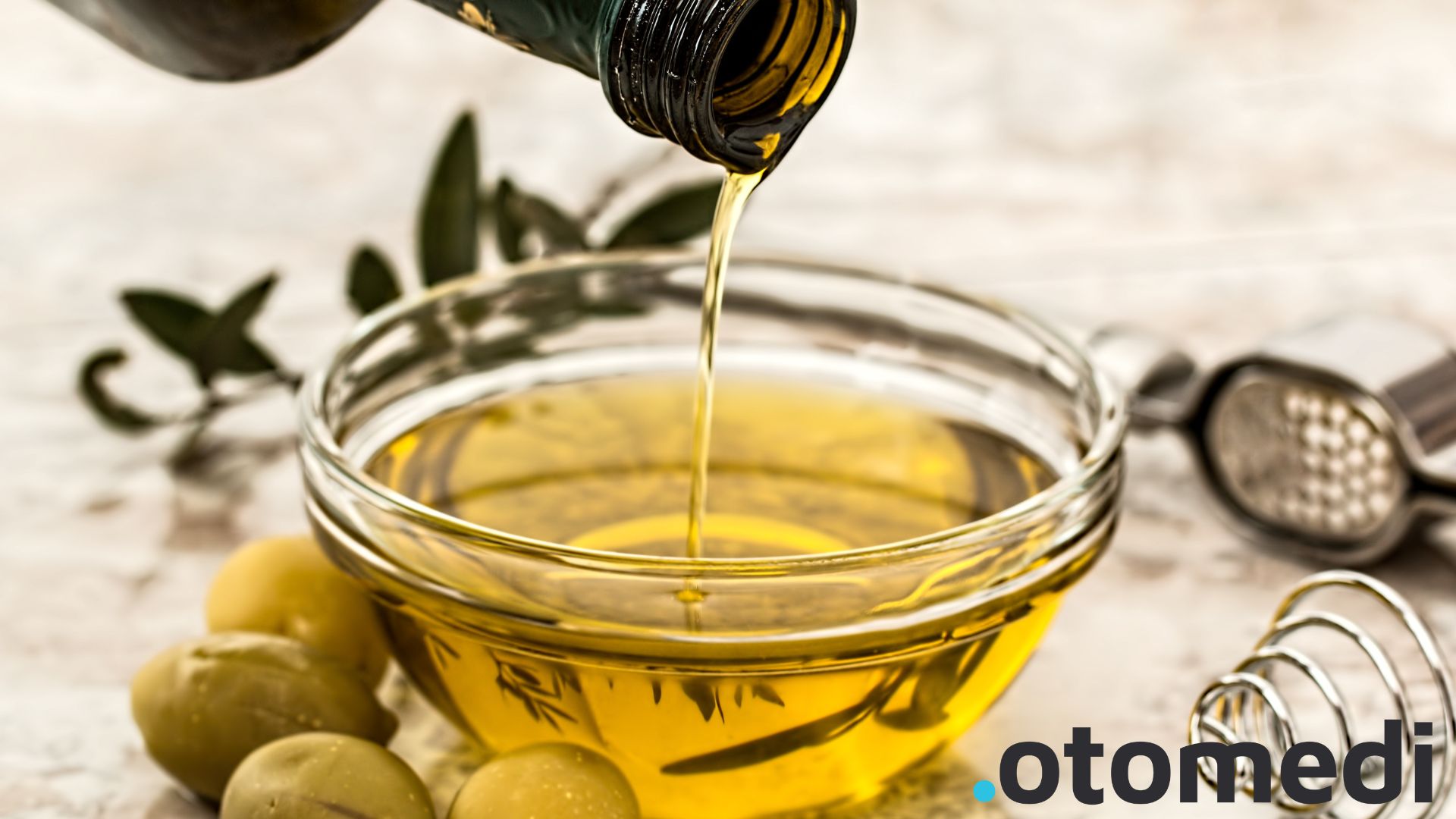 Olej MCT – właściwości, działanie, wpływ na zdrowie i odchudzanie